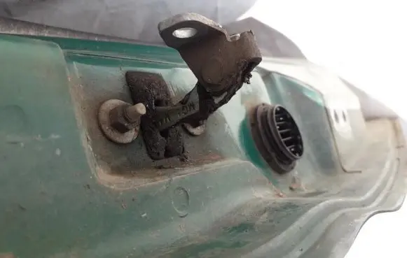 Peugeot Partner Front door check strap stopper 