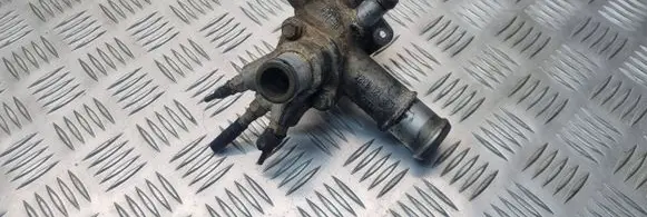 Volkswagen Golf IV Engine coolant pipe/hose 038121133A