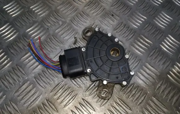 Volkswagen Touareg I Gear selector 1J0973735