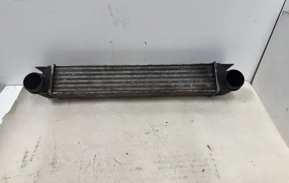 BMW 5 E39 Intercooler radiator 17512247359