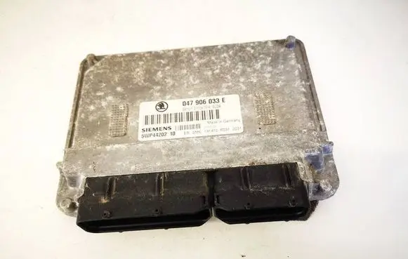 Skoda Fabia Mk1 (6Y) Engine control unit/module 047906033E 5WP4420210