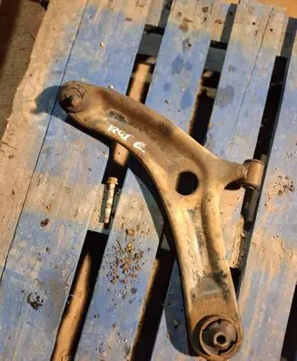 Hyundai i20 (PB PBT) Front lower control arm/wishbone
