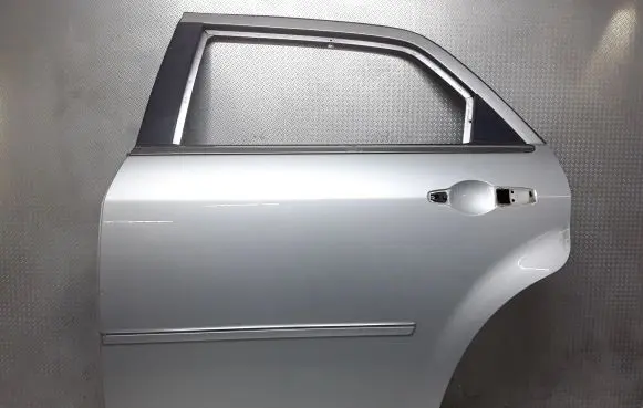 Chrysler 300 - 300C Rear door