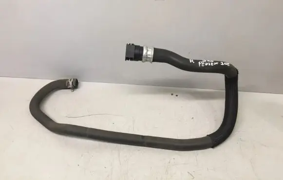 Peugeot 308 Coolant pipe/hose 