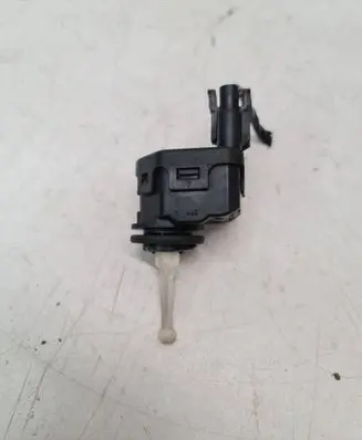 Volvo S40, V40 Headlight level adjustment motor 007878