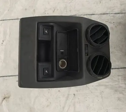 Land Rover Discovery 3 - LR3 Dash center air vent grill Fhm500060