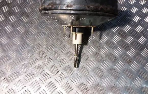 Iveco Daily 30.8 - 9 Brake booster 99487840
