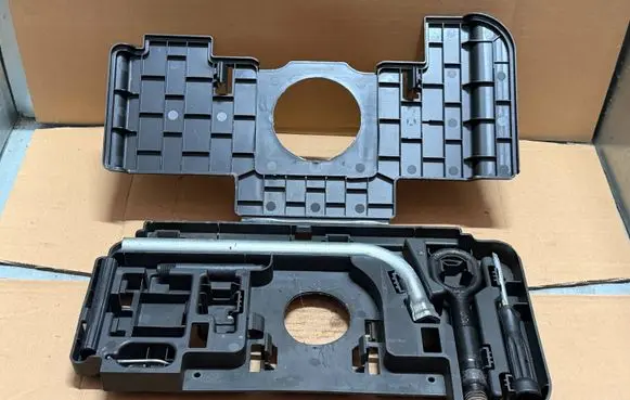 Audi A5 8T 8F Tool set 8T8813685