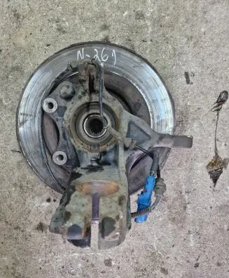 Peugeot 208 Front wheel hub 60J2
