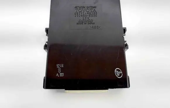 Toyota Yaris Other devices 8911148100
