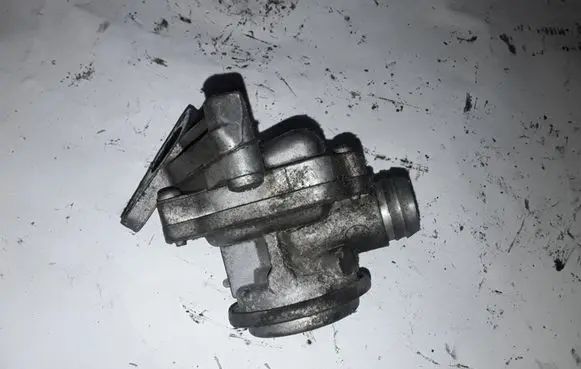 Mercedes-Benz CLS C219 EGR valve A2721420115