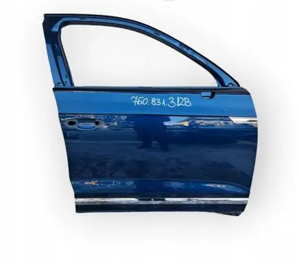 Volkswagen Touareg III Front door 760831312B