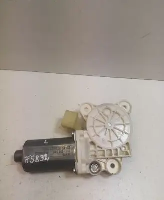 Mercedes-Benz SLK R171 Front door window regulator motor A1718201342