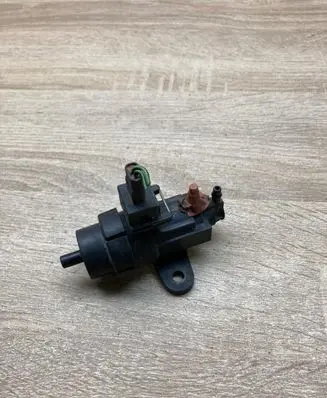 Ford Focus Vacuum valve 98AB9E882AA