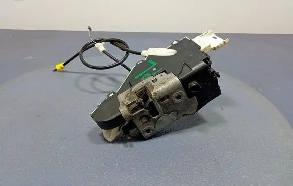 Peugeot Expert Front door lock 9681335380