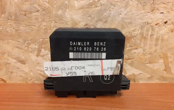 Mercedes-Benz E W210 Door control unit/module 2666 2108207626