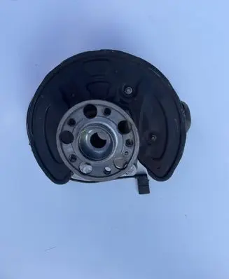 Mercedes-Benz C W205 Rear wheel hub 2055467480