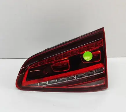 Tailgate rear/tail lights