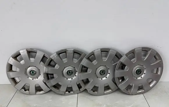 Skoda Superb B5 (3U) R16 wheel hub/cap/trim 3T0601147