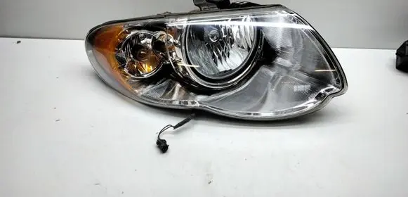 Chrysler Voyager Headlight/headlamp 90038034 CS205A001R