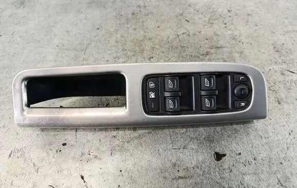 Volvo V50 Quarter vent window switch 30773212