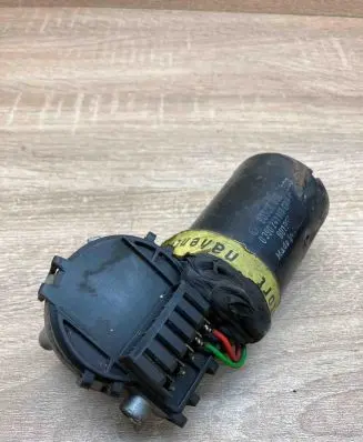 Audi A4 S4 B5 8D Wiper motor 0390241117