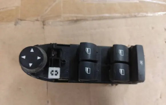 BMW X5 E70 Electric window control switch 9218043 10W4A104
