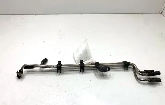 Volkswagen Golf V Fuel line/pipe/hose