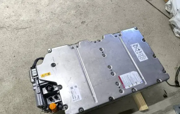 Hybrid / electric car battery