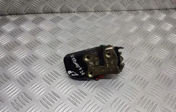 Chrysler PT Cruiser Front door lock