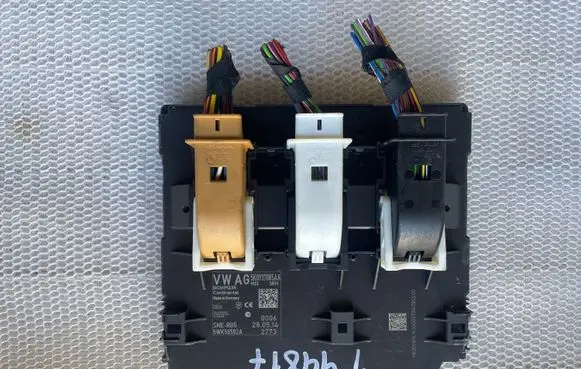Volkswagen Caddy Comfort/convenience module 5K0937085AA
