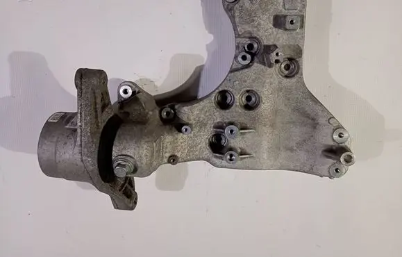 Maserati Levante Engine mount bracket 06700036280