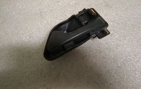 Ford Sierra Front door interior handle 87BBA22600AA