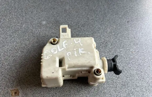 Volkswagen Golf IV Fuel tank cap lock motor 3B5827061B 3B0959781C 7546521140