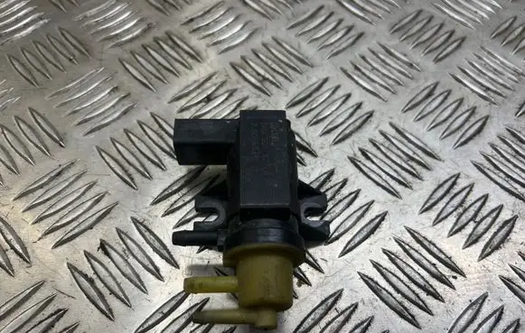 Volkswagen Touran I Turbo solenoid valve 1K0906627A