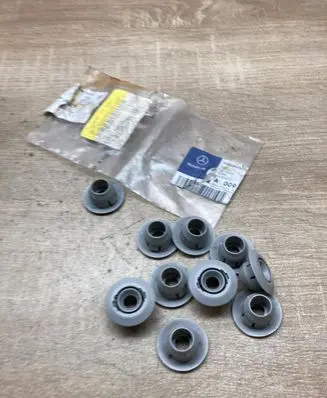 Mercedes-Benz E W211 Other interior part 0099973681