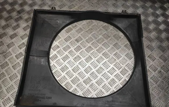 Hyundai Terracan Radiator cooling fan shroud 25351H1900