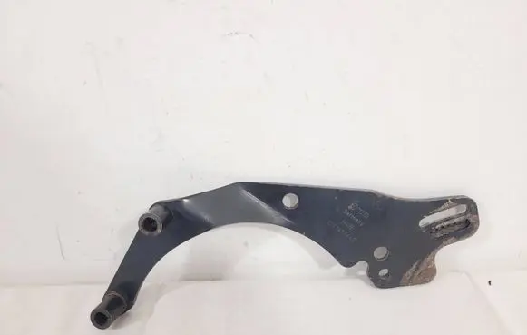 Seat Alhambra (Mk1) Power steering pump mounting bracket 028145544E