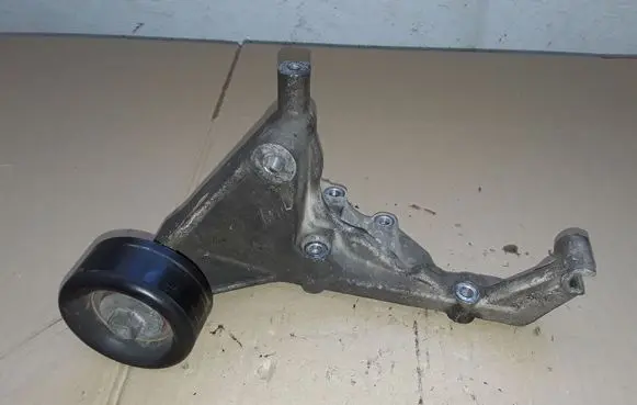 KIA Sorento Engine mounting bracket NOCODE