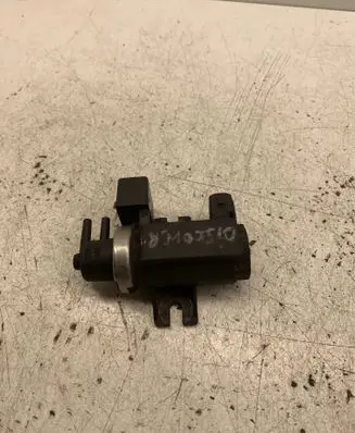 Land Rover Discovery Vacuum valve 2246175 72190323 01T029