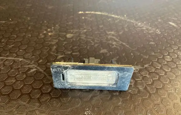 Volkswagen PASSAT B6 Number plate light A046341