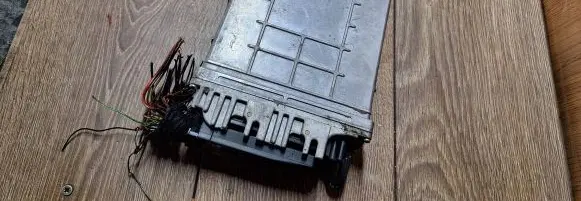 Volkswagen PASSAT B5.5 Engine control unit/module 028906021gl