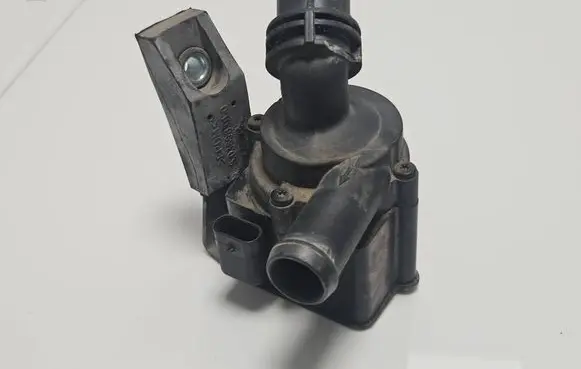 BMW X6 E71 Electric auxiliary coolant/water pump 9130387 10378515 701899020
