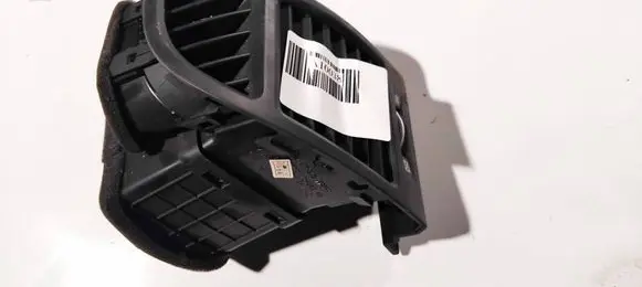 Hyundai Santa Fe Dash center air vent grill 974902b000 97490-2b000