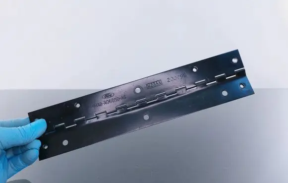Ford Focus Glove box frame 200796 98ABA06050AG