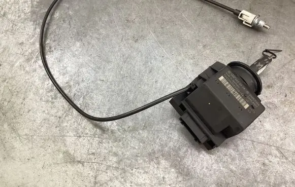 Mercedes-Benz C W203 Ignition lock 2095450508 33002403 33002404