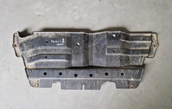 Nissan Patrol Y61 Engine splash shield/under tray 50841VB000