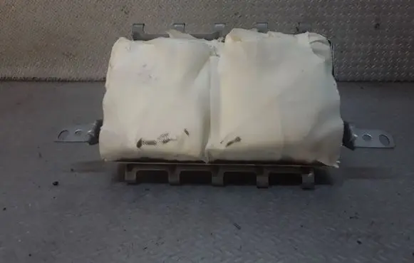 Toyota Corolla Verso AR10 Passenger airbag