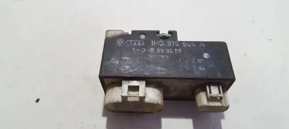 Volkswagen Golf III Coolant fan relay 1H0919506A 898659