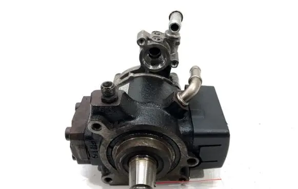 Volkswagen Golf VI Fuel injection high pressure pump 03L130755E